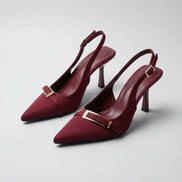 Escarpins Slingbacks Pointus – Bordeaux Satiné & Boucle Dorée