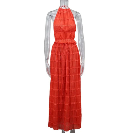 Robe Longue Plissée "Esmée" – Rouge Corail, Dos Nu & Col Licou