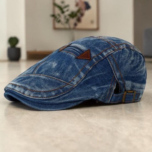 AKJ Fashion béret unisexe en denim bleu délavé, style parisien, léger et respirant, avec détails en cuir.