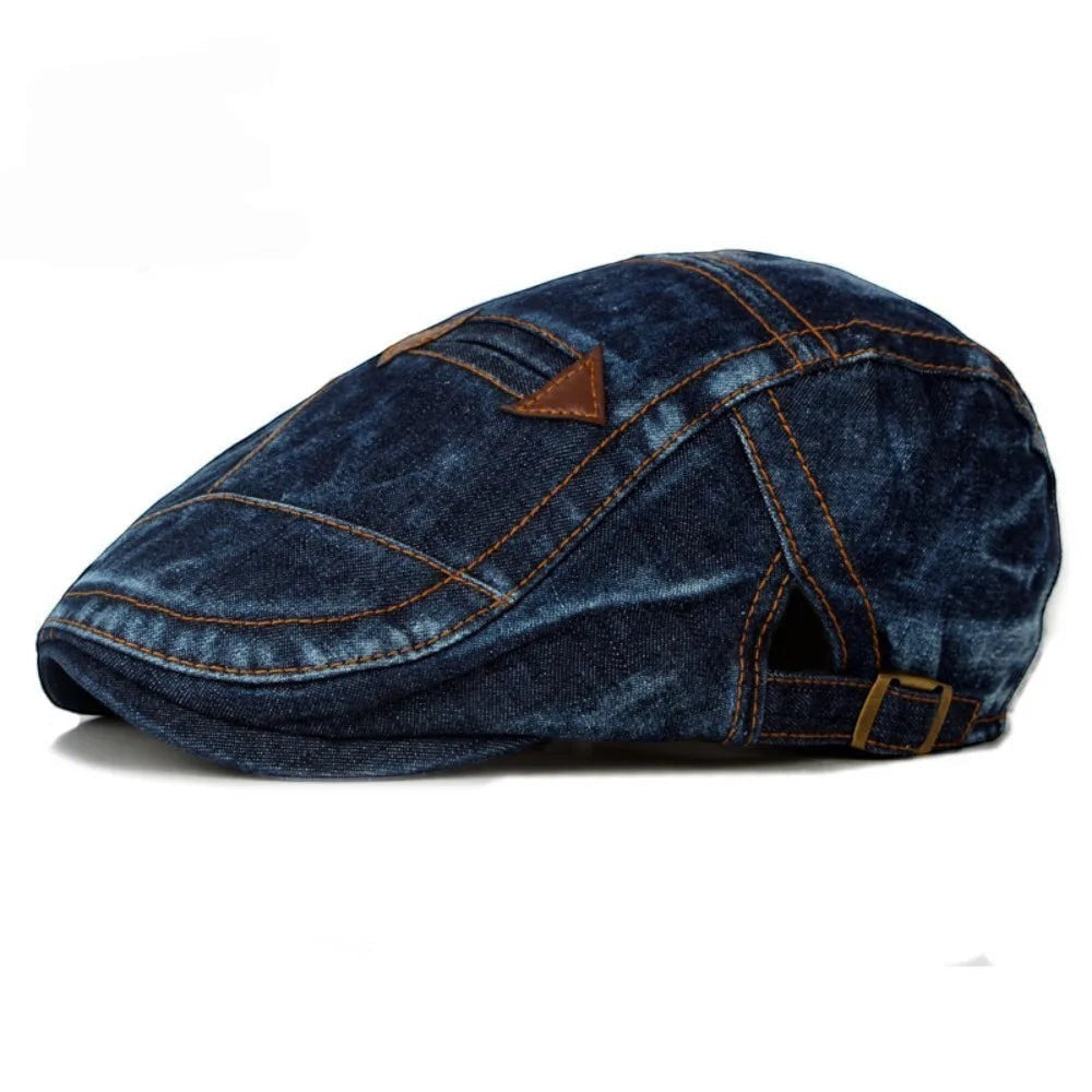 Béret unisexe AKJ Fashion en jean bleu délavé, style parisien, avec détails en cuir et coutures contrastantes.