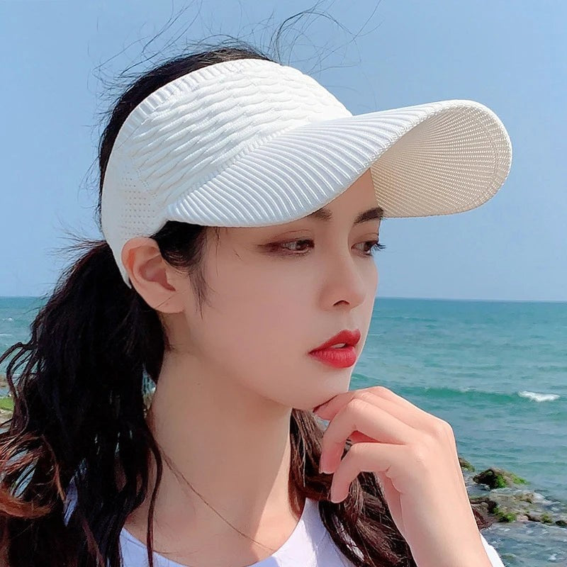 Casquette visière longue blanche AKJ Fashion en polyester/coton respirant, idéale pour le soleil et le sport.