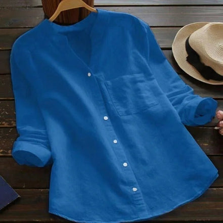 Chemise AKJ Fashion bleu roi effet lin, col mao, manches longues retroussables, poche poitrine. Confort et style.