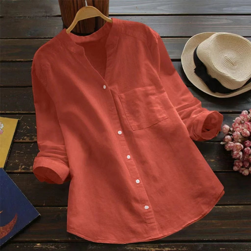 Chemise AKJ Fashion orange corail à col mao, manches longues retroussables, effet lin, avec poche poitrine.