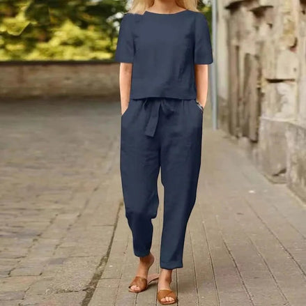 AKJ Fashion ensemble bleu marine 2 pièces effet lin, top droit manches courtes et pantalon taille élastiquée.