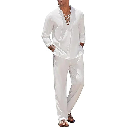 Ensemble estival blanc AKJ Fashion en lin et coton, chemise à lacets et pantalon ample.