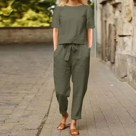 AKJ Fashion Ensemble kaki 2 pièces en tissu effet lin, top droit manches courtes et pantalon taille élastiquée.