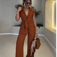 AKJ Fashion Ensemble pantalon fluide et chemise sans manches nouée marron, tissu léger, col chemise, taille haute.