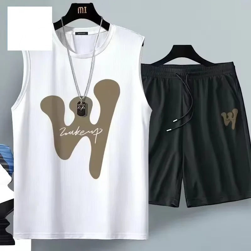Ensemble AKJ Fashion homme 2 pièces : débardeur blanc avec logo marron et short noir. Idéal pour le sport.
