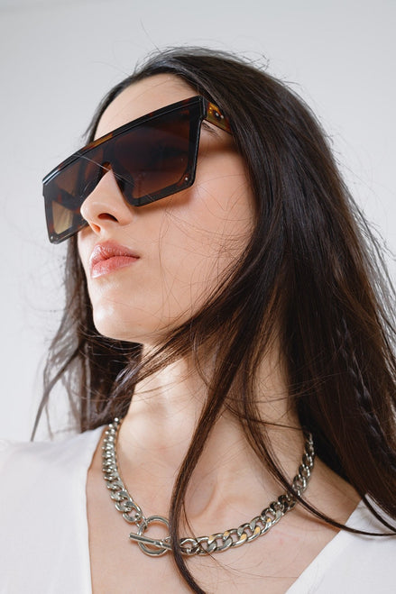 Lunettes de soleil AKJ Fashion rétro 70s, monture carrée écaille, verres marron dégradé, protection UV400