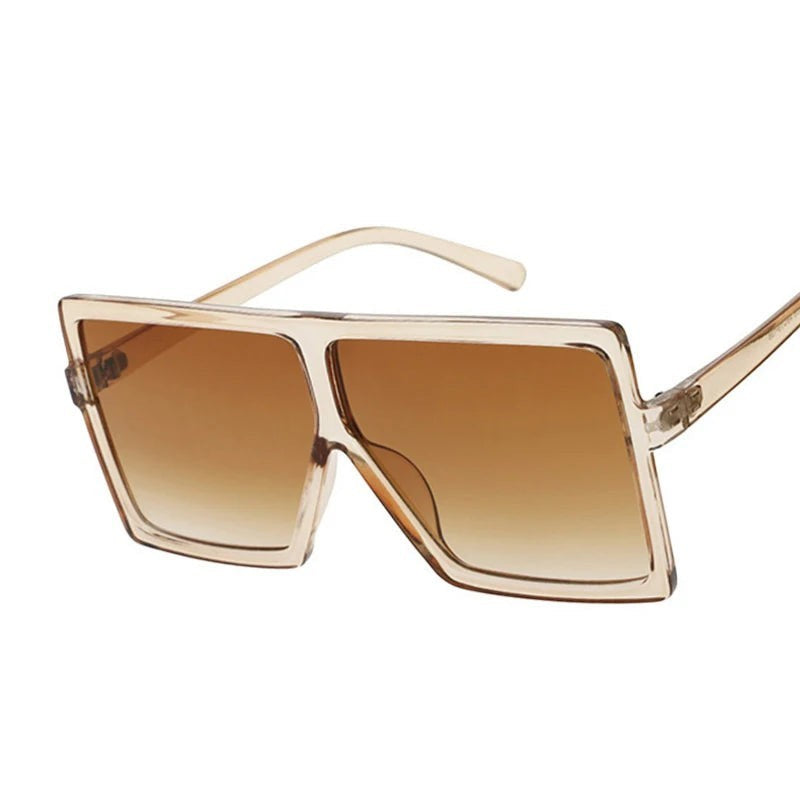 Lunettes de soleil carrées SHOPAHOLIC pour femme, monture plastique beige, verres dégradé marron effet miroir.