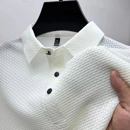 Polo blanc AKJ Fashion homme manches courtes en coton léger, col à boutons, texture tissée, coupe moderne.