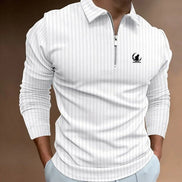 Polo blanc AKJ Fashion à manches longues, col zippé, rayures verticales fines et logo loup sur la lune.