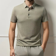 Polo homme AKJ Fashion kaki à manches courtes, col à revers, maille texturée, coupe ajustée, idéal pour l'été.