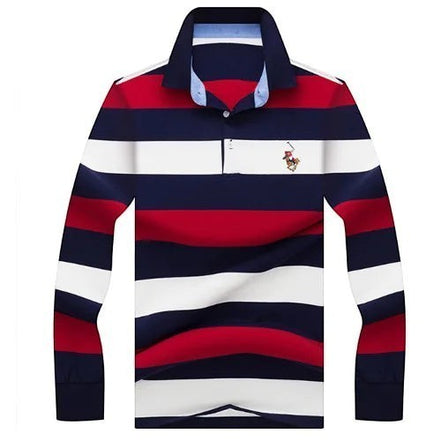 Polo manches longues AKJ Fashion rayé bleu marine, blanc et rouge en coton léger avec un petit logo brodé sur la poitrine.