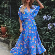 Robe longue AKJ Fashion bleue à imprimé floral, col V, manches chauve-souris, style bohème, idéale pour l'été.