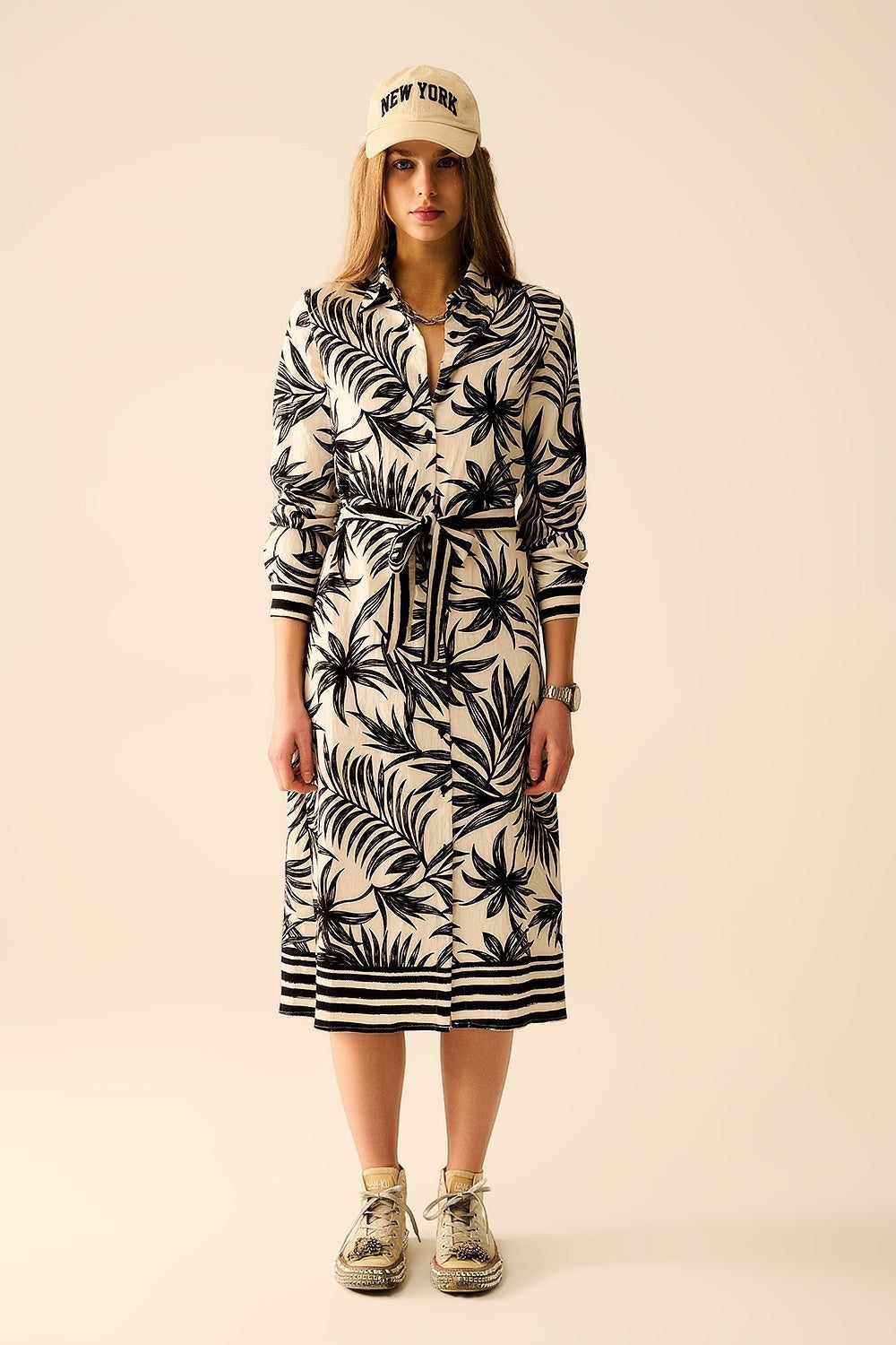 AKJ Fashion robe longue à imprimé tropical noir et blanc, manches longues, ceinture, col chemise, pour femme.