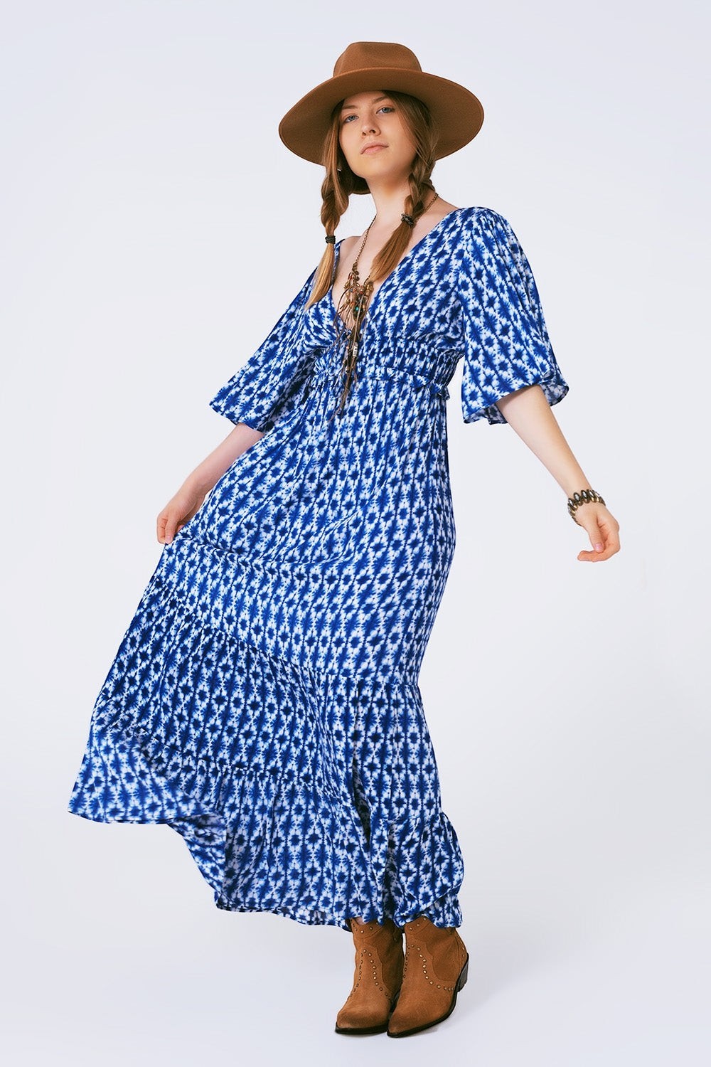 AKJ Fashion Robe longue bohème bleue et blanche à imprimé tie-dye, dos nu, manches évasées, 100% viscose