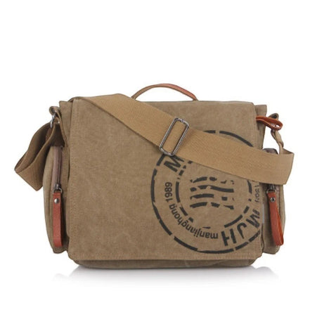 Sac bandoulière AKJ Fashion en toile kaki vintage avec logo imprimé, bandoulière réglable et poches zippées.