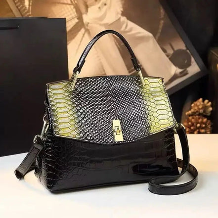 AKJ Fashion Sac à main femme en cuir de vachette noir et vert motif serpent, chic et moderne.