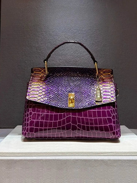 AKJ Fashion sac à main femme en cuir de vachette violet motif serpent, chic et moderne.