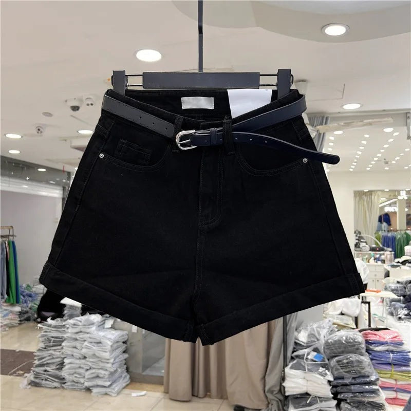 AKJ Fashion short en jean noir taille mi-haute avec ceinture, ourlet retroussé, idéal pour l'été.