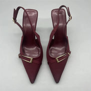 Escarpins Slingbacks Pointus – Bordeaux Satiné & Boucle Dorée
